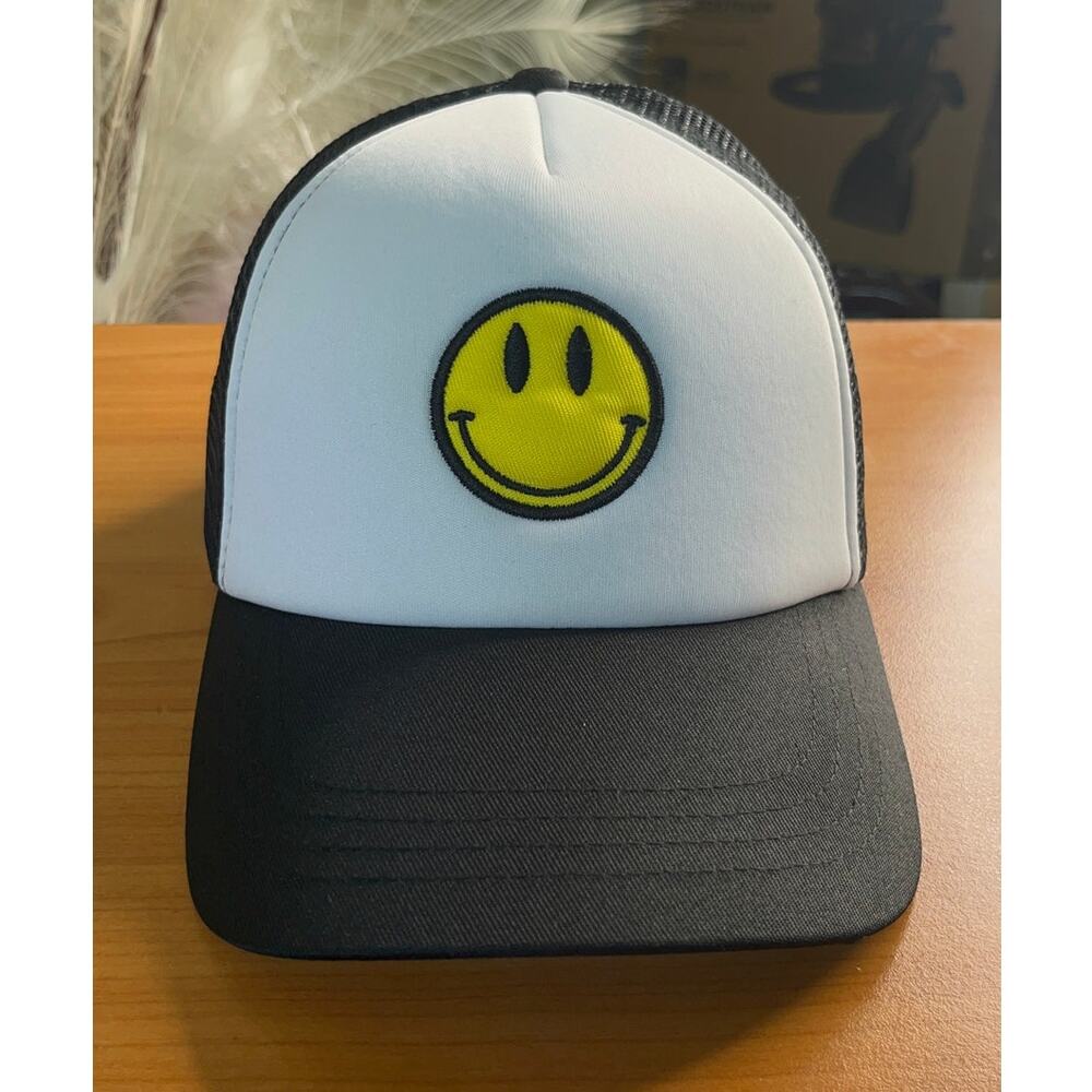 Smiley Face Trucker Hat Black White Mesh Snapback Cap - New